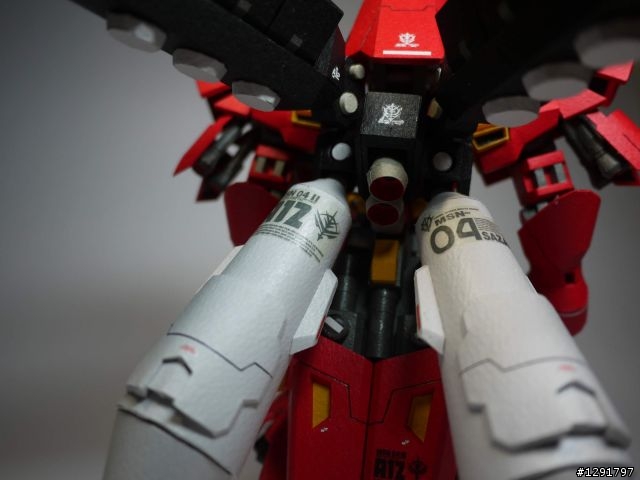 全身可動紙模"SAZABI"