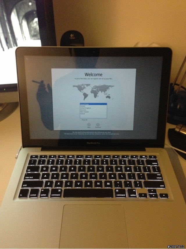 MacBook  開箱分享 + 16gb CORSAIR-VENGEANCE upgrade + boot camp 裝 win7 ultimate. 再加 iPad mini 4G 16GB 開
