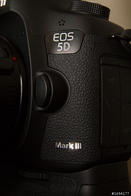 Canon EOS 5D Mark III  反覆掙扎後的開箱