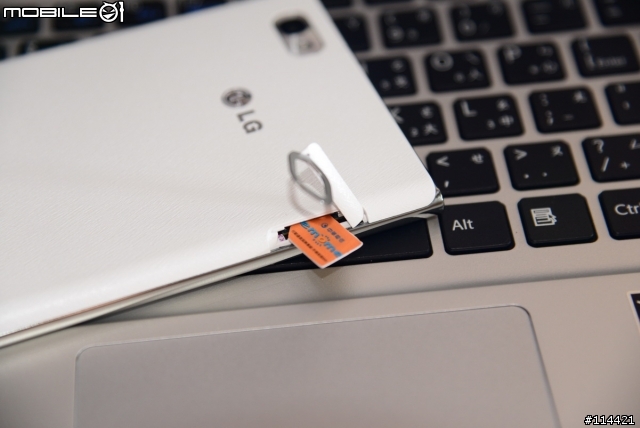 【開箱】試用試玩 LG Optimus Vu 優雅精巧的設計工藝