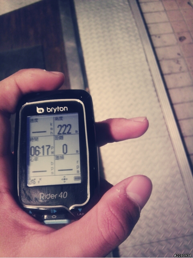 為什麼我Rider40的高度計會這樣???