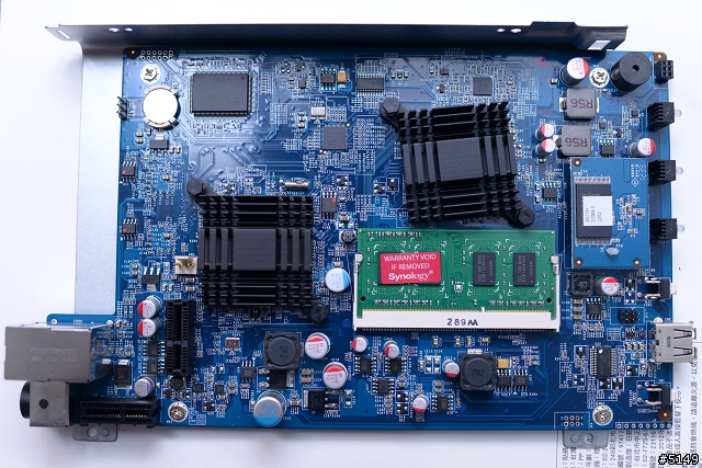 [開箱] Synology DS713+ NAS 擴充 4GB RAM 實錄