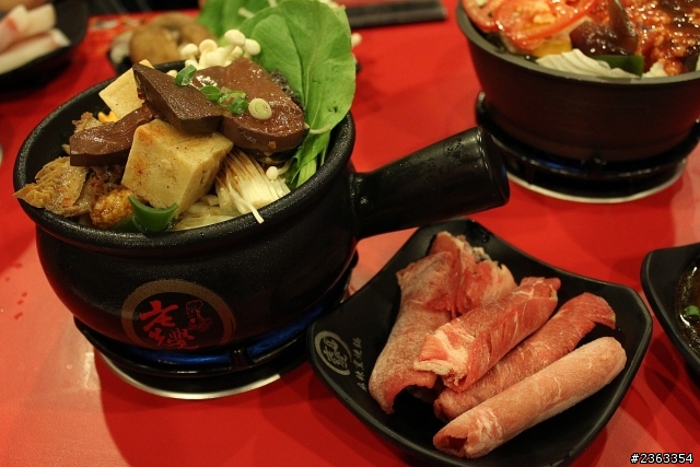 [食記] 嘉義東區 老先覺麻辣窯燒鍋 超值平價小火鍋