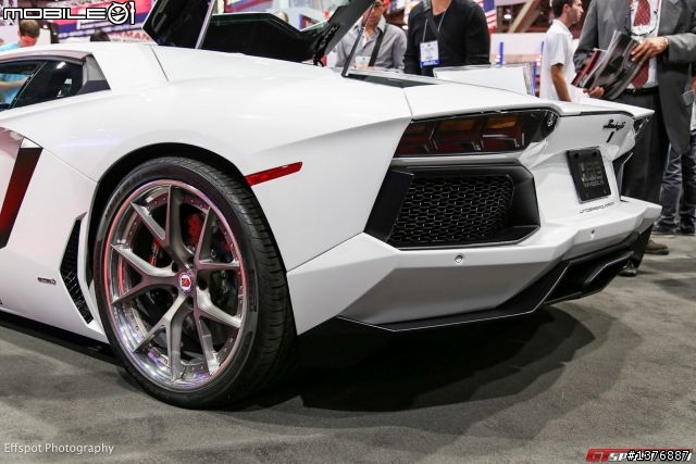 UR 1200HP Aventador