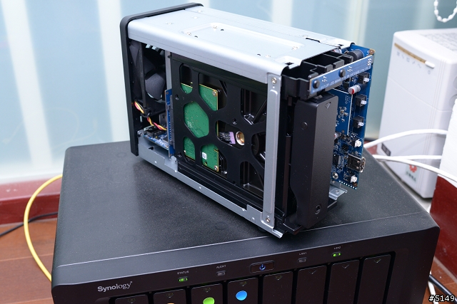 [開箱] Synology DS713+ NAS 擴充 4GB RAM 實錄