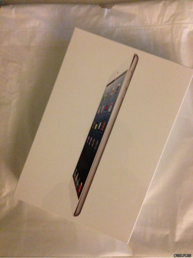 MacBook  開箱分享 + 16gb CORSAIR-VENGEANCE upgrade + boot camp 裝 win7 ultimate. 再加 iPad mini 4G 16GB 開