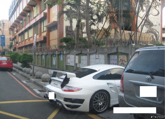 賞車 這些車都很兇 最兇的不是四出尾管也不是雙出尾管 是打雷射砲那一台