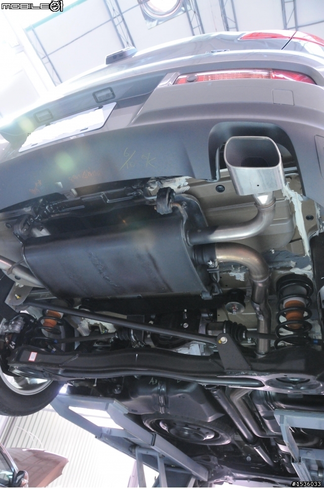 劉吉凱Stan先生提供的4分鐘Luxgen S5二輪側行影片