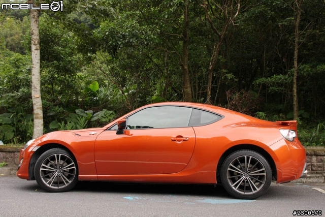 就像是在開豆腐神車!  TOYOTA 86試乘記