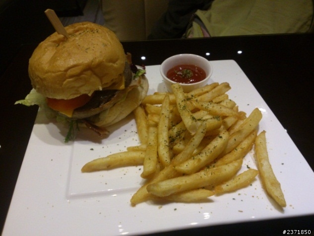 美食唷!!! ^__< Birkin Waffle Cafe