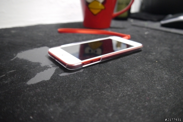 [分享] TUNEWEAR eggshell I pod touch 5 保護殼開箱