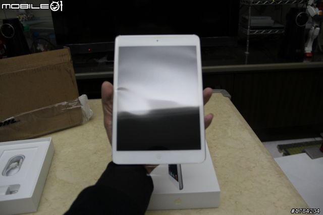 [開箱12/04更新]漂洋過海而來的"iPad Mini"32G wifi white
