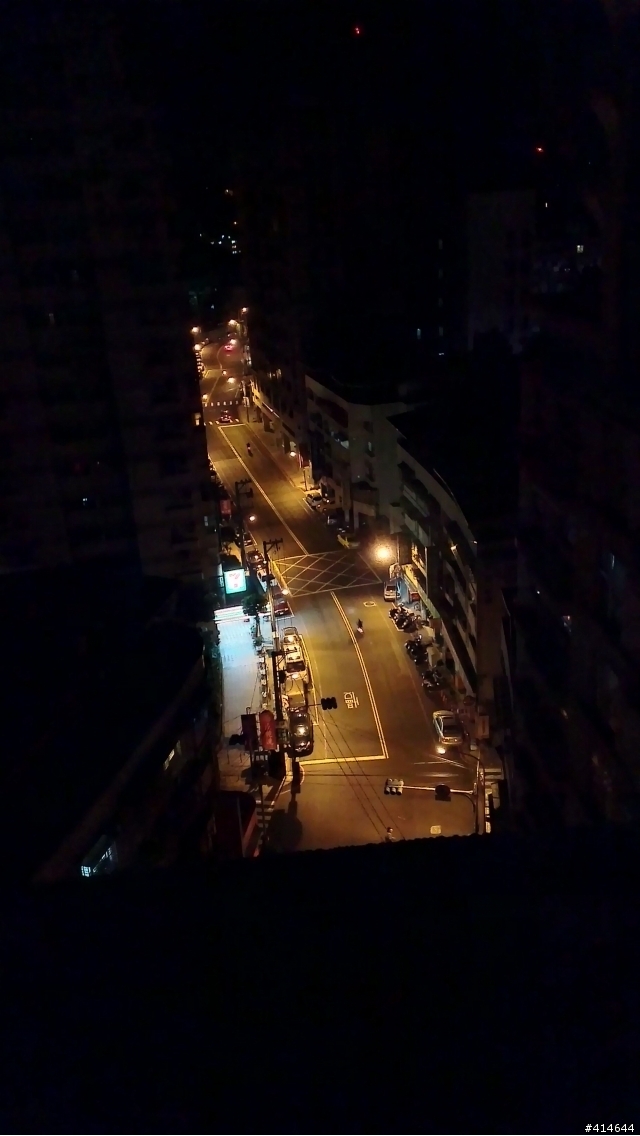 我人生中第一台智慧型手機HTC ONE X+