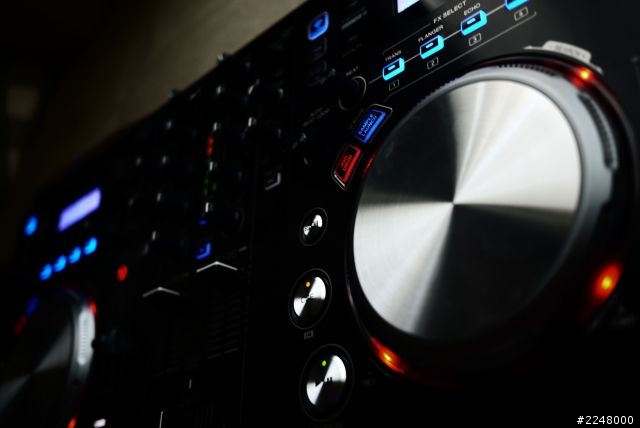 『 用無形之手操控跨時代的數位控制器 Pioneer XDJ-AERO 』