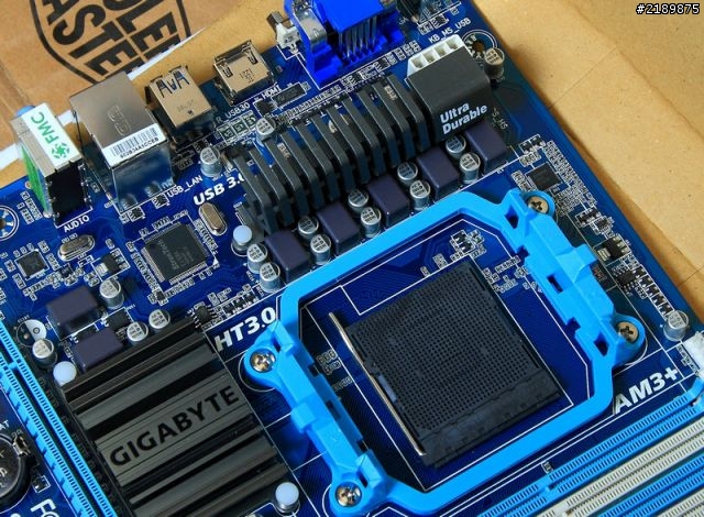 [敗家] AMD 760G還能吃打樁或推土機..這也太長壽了吧..老龍X3 705e上78LMT-USB3開動