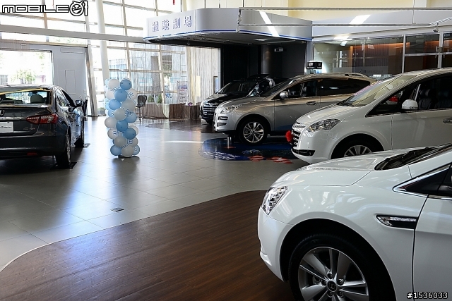 補充資訊：Luxgen三款車照後鏡自動展開情形，SUV需遲至時速35公里以上才啟動(其它車型30公里)。