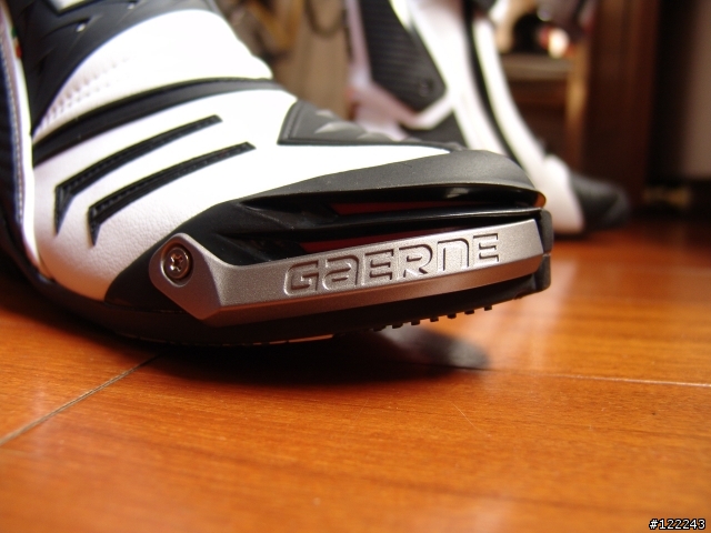 Dainese+AGV+Xlite+Gaerne 人身部品開箱(圖多字少)