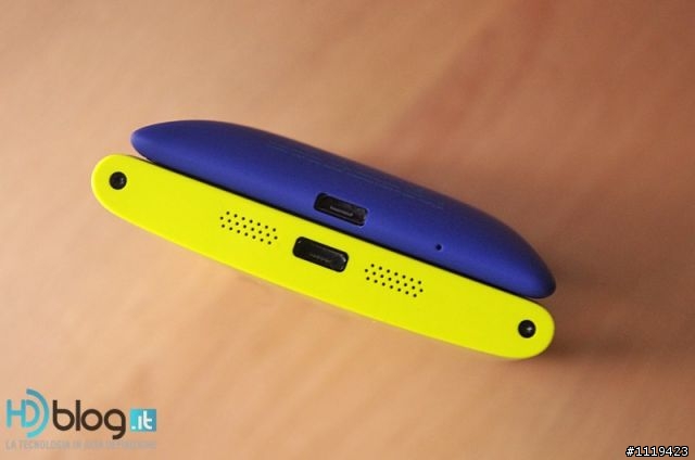 【照片】Nokia Lumia 920 黃色開箱 vs HTC 8X