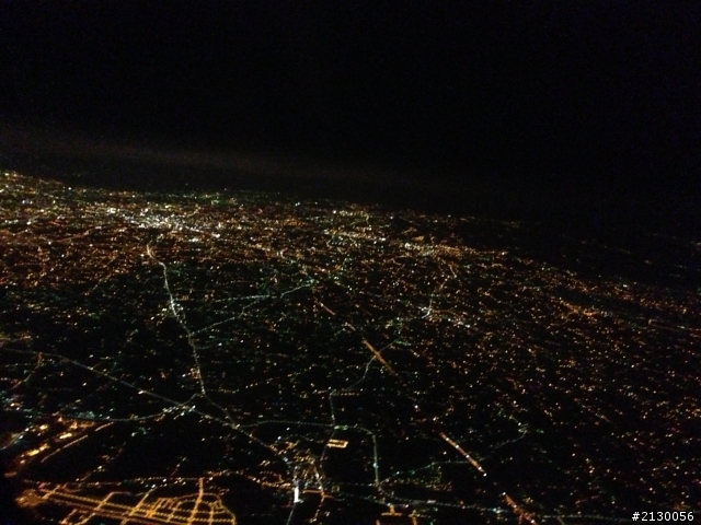 飛機上鳥瞰台灣夜景（iphone5實拍）