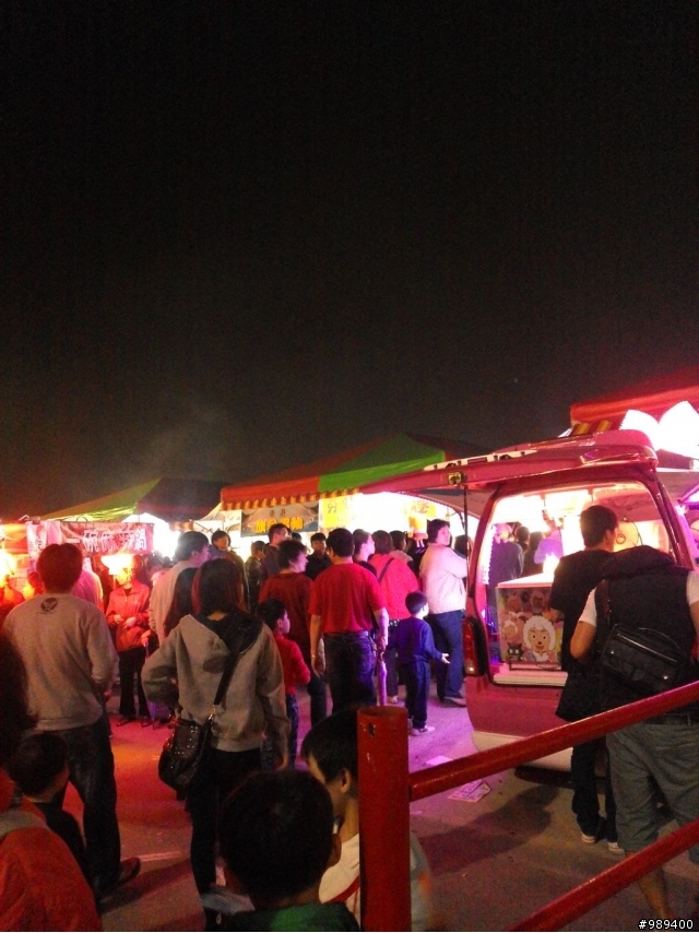 樹林大安花園夜市--怎麼可以這麼多人呀?(Use Padfone2夜拍)