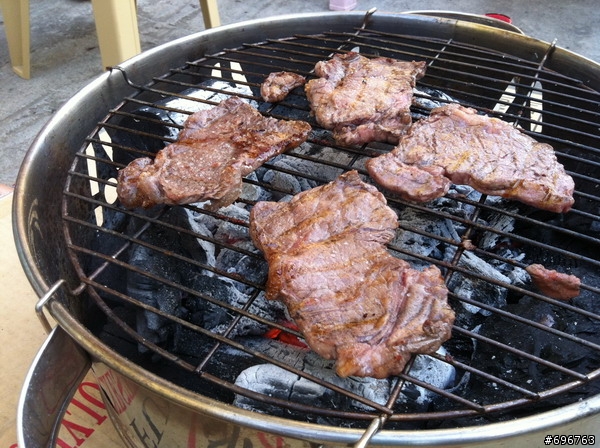 波爾多紅酒碳烤牛肉