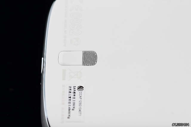 低價高規格螢幕手機SHARP SH837W開箱&實測