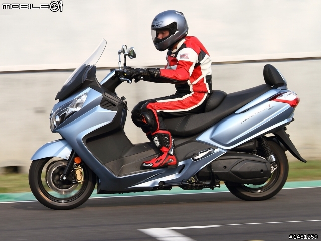 SYM MAXSYM400i 台灣內銷版 車輛規格分享