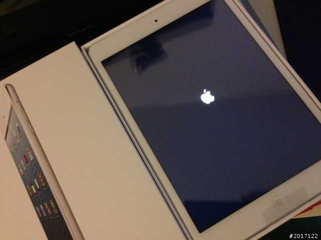 MacBook  開箱分享 + 16gb CORSAIR-VENGEANCE upgrade + boot camp 裝 win7 ultimate. 再加 iPad mini 4G 16GB 開