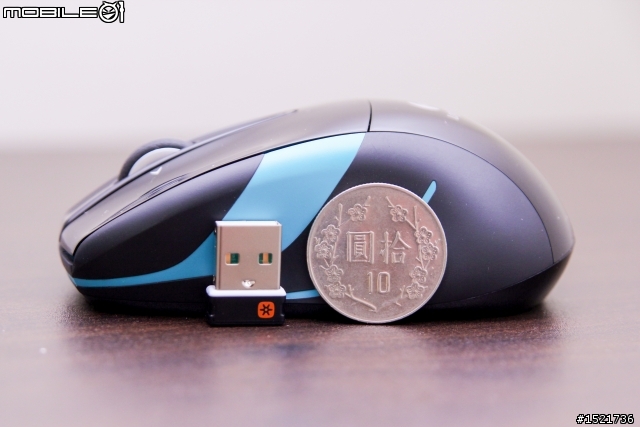 開箱] 羅技Logitech M525 無線雷射滑鼠  (圖多)