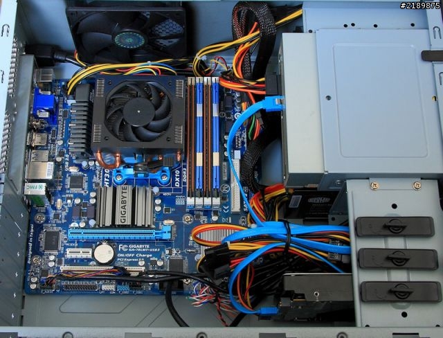 [敗家] AMD 760G還能吃打樁或推土機..這也太長壽了吧..老龍X3 705e上78LMT-USB3開動