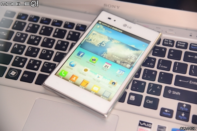 【開箱】試用試玩 LG Optimus Vu 優雅精巧的設計工藝