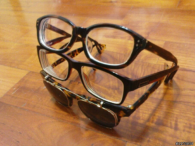 [開箱]ILLESTEVA Lenox | Tortoise Clip-On
