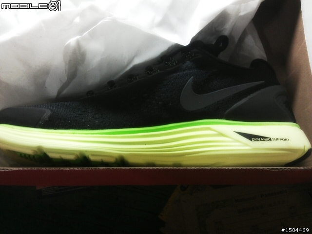 取之於MOBILE 01 回之於 MOBILE 01 之 NIKE LUNARGLIDE+4 開箱 (相片傷眼，勿怪)