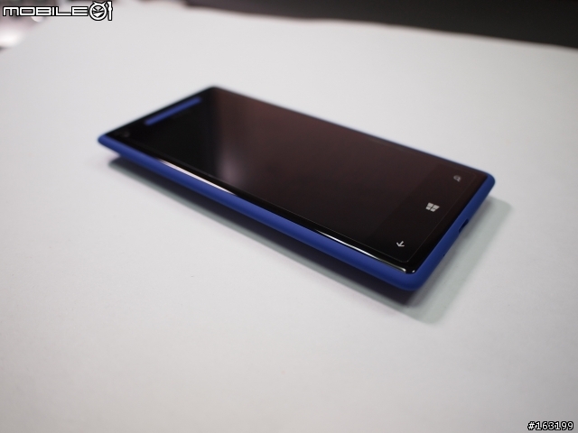 HTC 8X 藍色簡易開箱