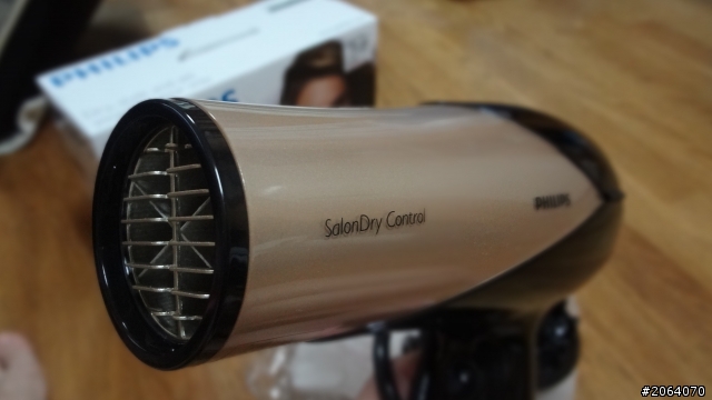 【開箱】PHILIPS-負離子吹風機 HP8182