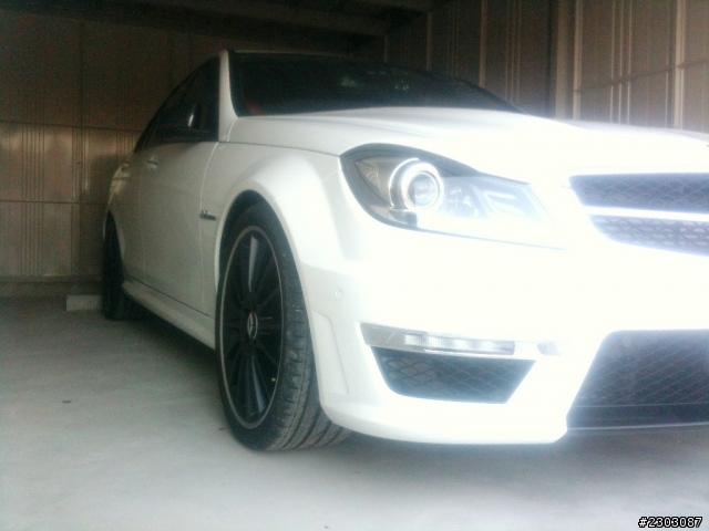 不專業的開箱AMG C63 (第一次開箱)