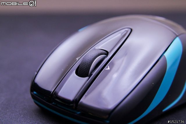 開箱] 羅技Logitech M525 無線雷射滑鼠  (圖多)