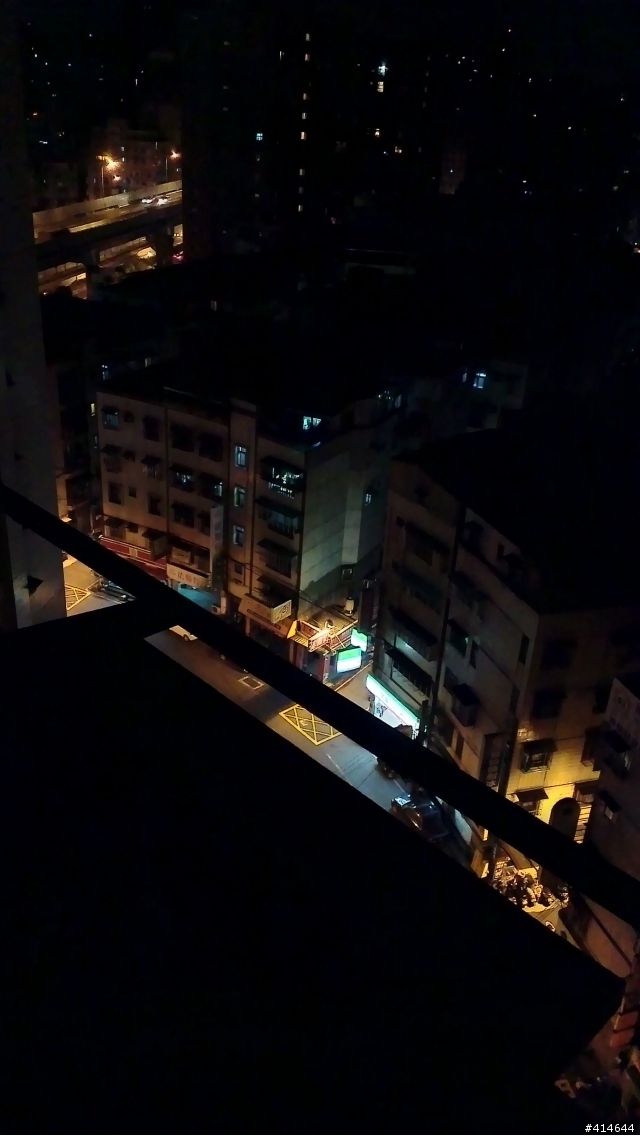 我人生中第一台智慧型手機HTC ONE X+