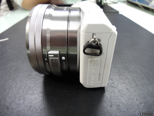 [簡易開箱]  NEX-5RL  單眼畫質，輕巧機身 (經典白)