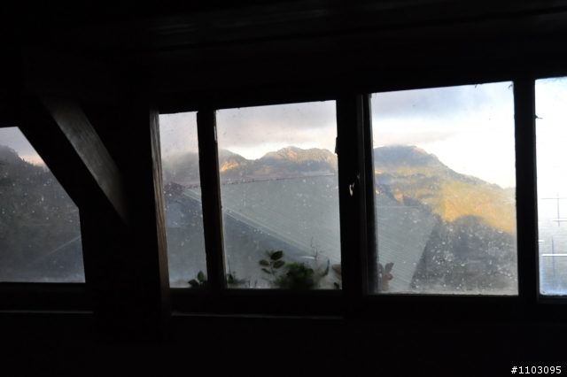 20121118~20 雪山東峰主峰~在半夜三更的黑森林hold不住了之旅~