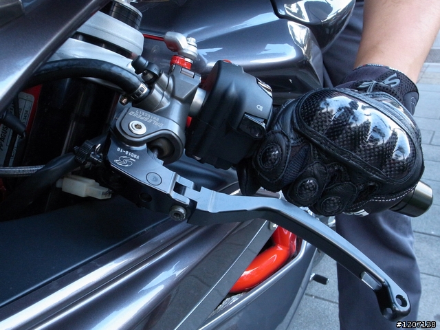 [開箱]SBK SK-5 短手套  (內有"車頭燈")