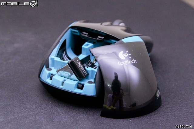 開箱] 羅技Logitech M525 無線雷射滑鼠  (圖多)