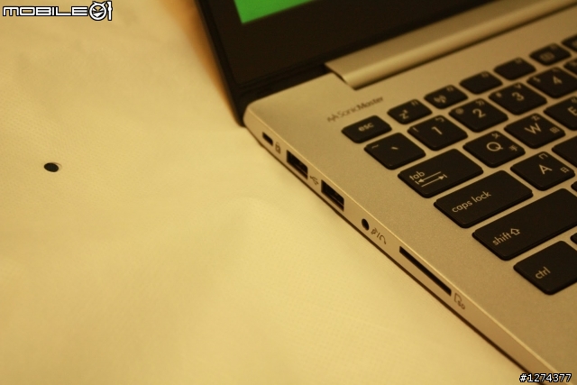 胖子來開箱：胖子來開箱：ASUS VivoBook S400CA 超輕薄 Win8觸控筆電