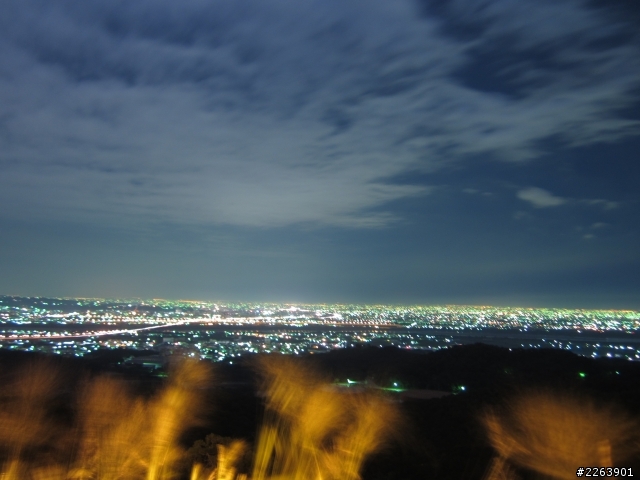 IXUS 115HS 的夜景~ 請指教...感恩。