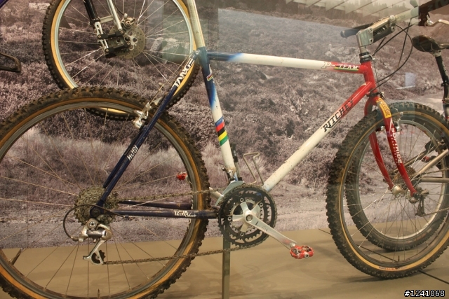 舊金山機場的登山車特展