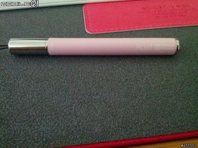 [分享]New Ipad  SGP Hard Book(筆記本式皮套) and SGP Stylus KUEL 10(觸控筆)