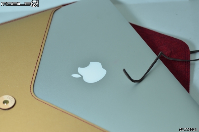 Mac Book Air 專屬外衣-EVOUNI 信封式護套 不撞衫