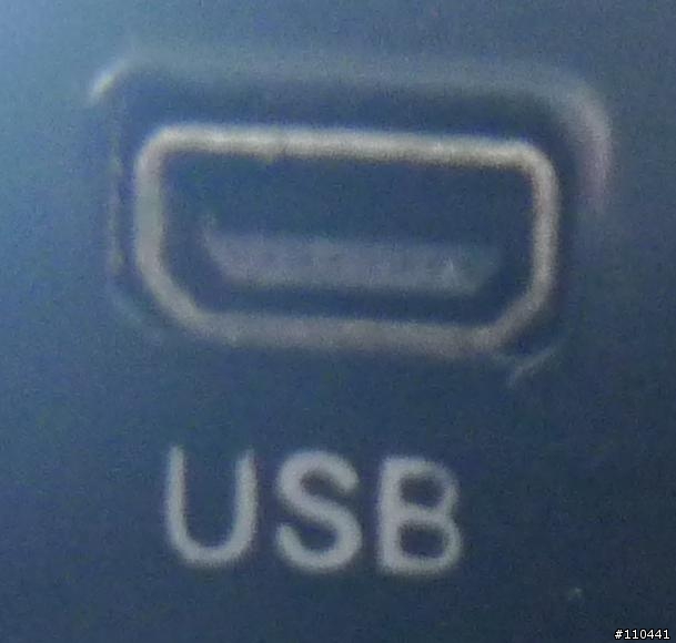 奇怪的USB孔