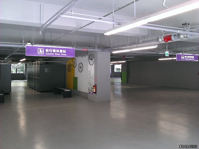有自行車停車區、休息區及停車櫃之烏來立體停車場今天開幕囉