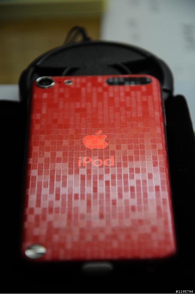 [分享] ipod touch 5 大紅+包膜